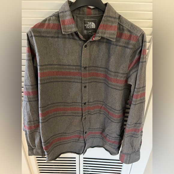 The North Face Gray Striped Flannel Shirt Mens Medium Long Sleeve Button Up - Picture 2 of 6